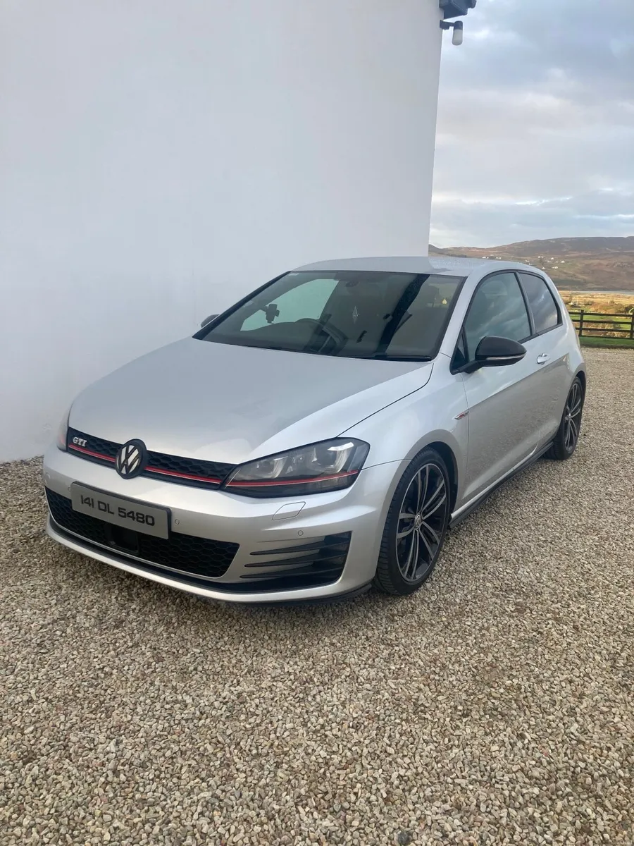 Volkswagen Golf 2014 - Image 1
