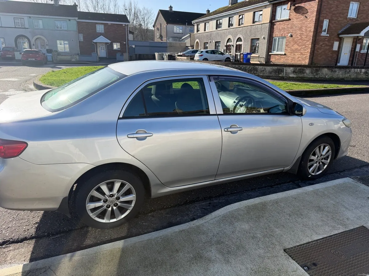 Toyota corrolla - Image 3