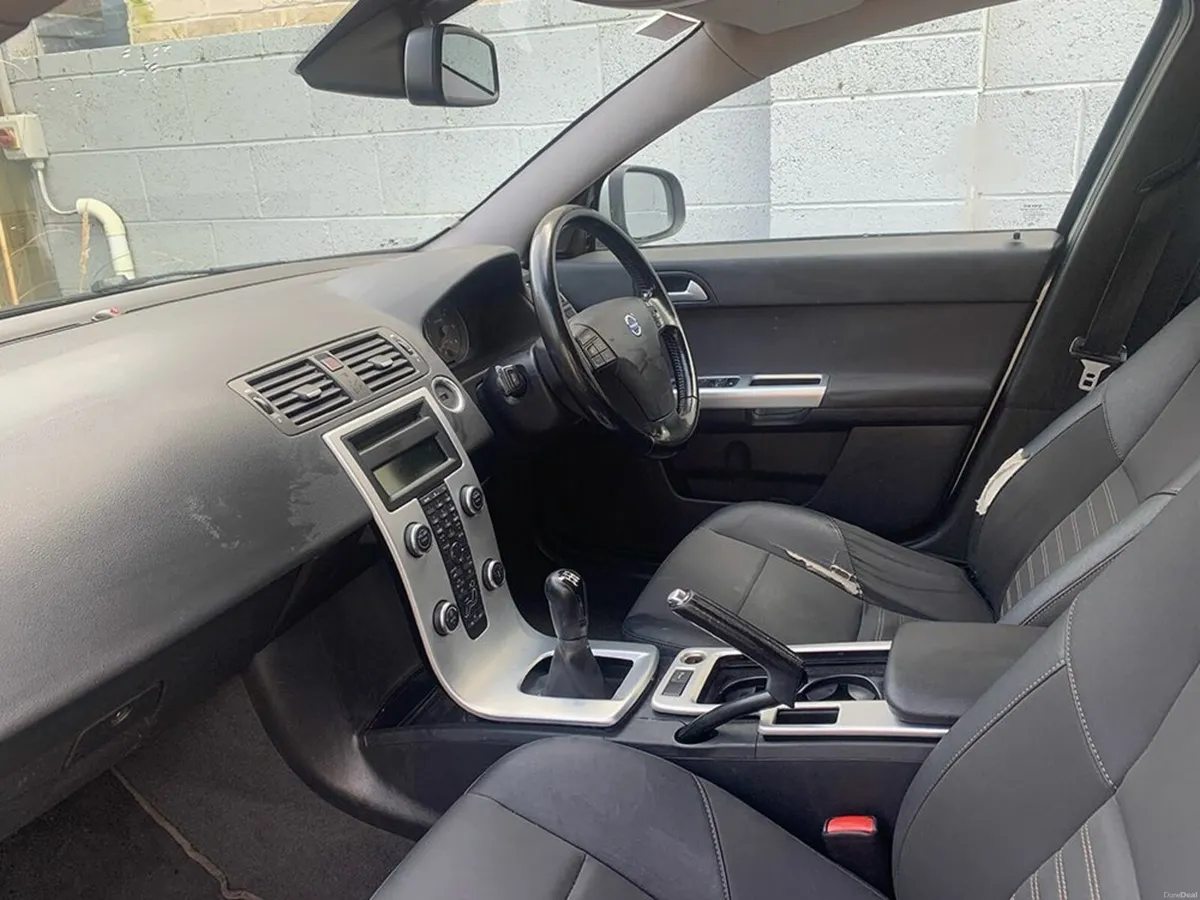 Volvo V50 2010 - Image 4