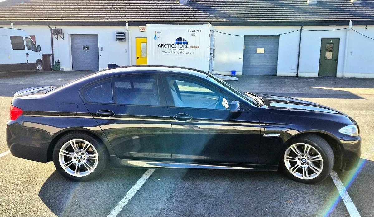 BMW 5-Series 2012 - Image 1