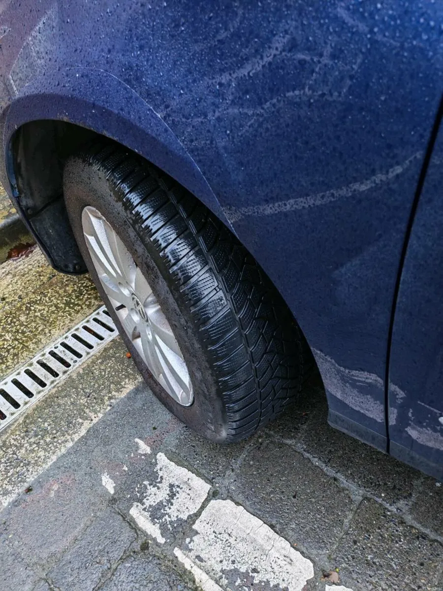 2005 Volkswagen Passat - Image 4