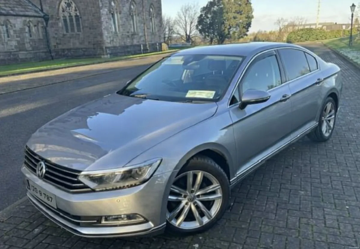 2017 Volkswagen Passat - Image 1