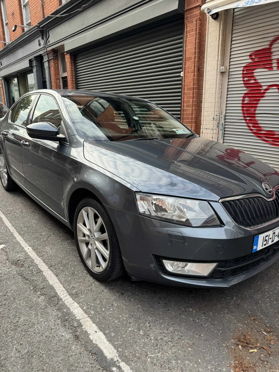 Skoda Octavia 1.6 TDI Automatic - Image 4
