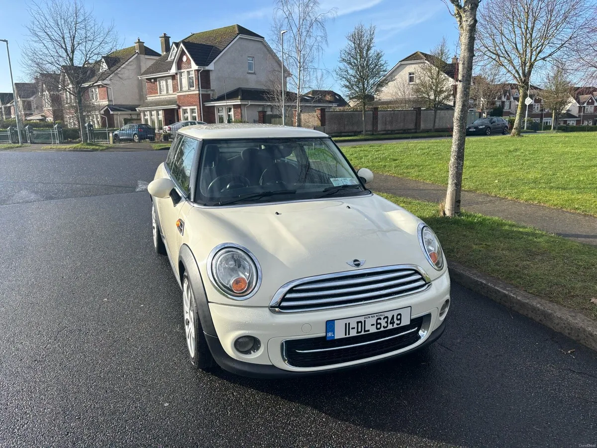 Mini Cooper 2011 - Image 2