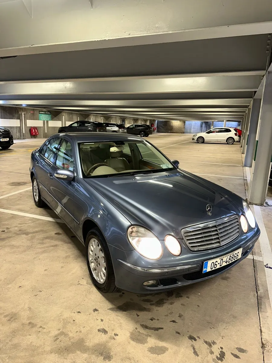 Mercedes Benz e class - Image 2
