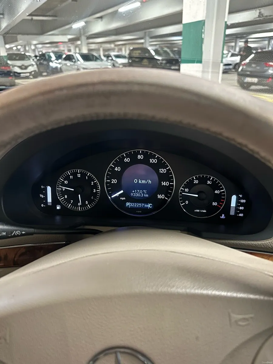 Mercedes Benz e class - Image 4