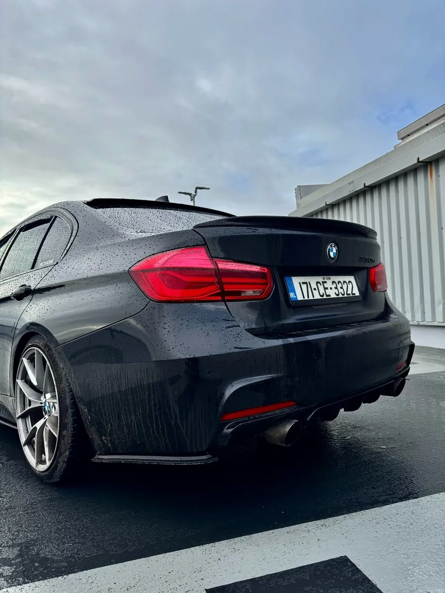2017 BMW 330e M-Sport - Image 3