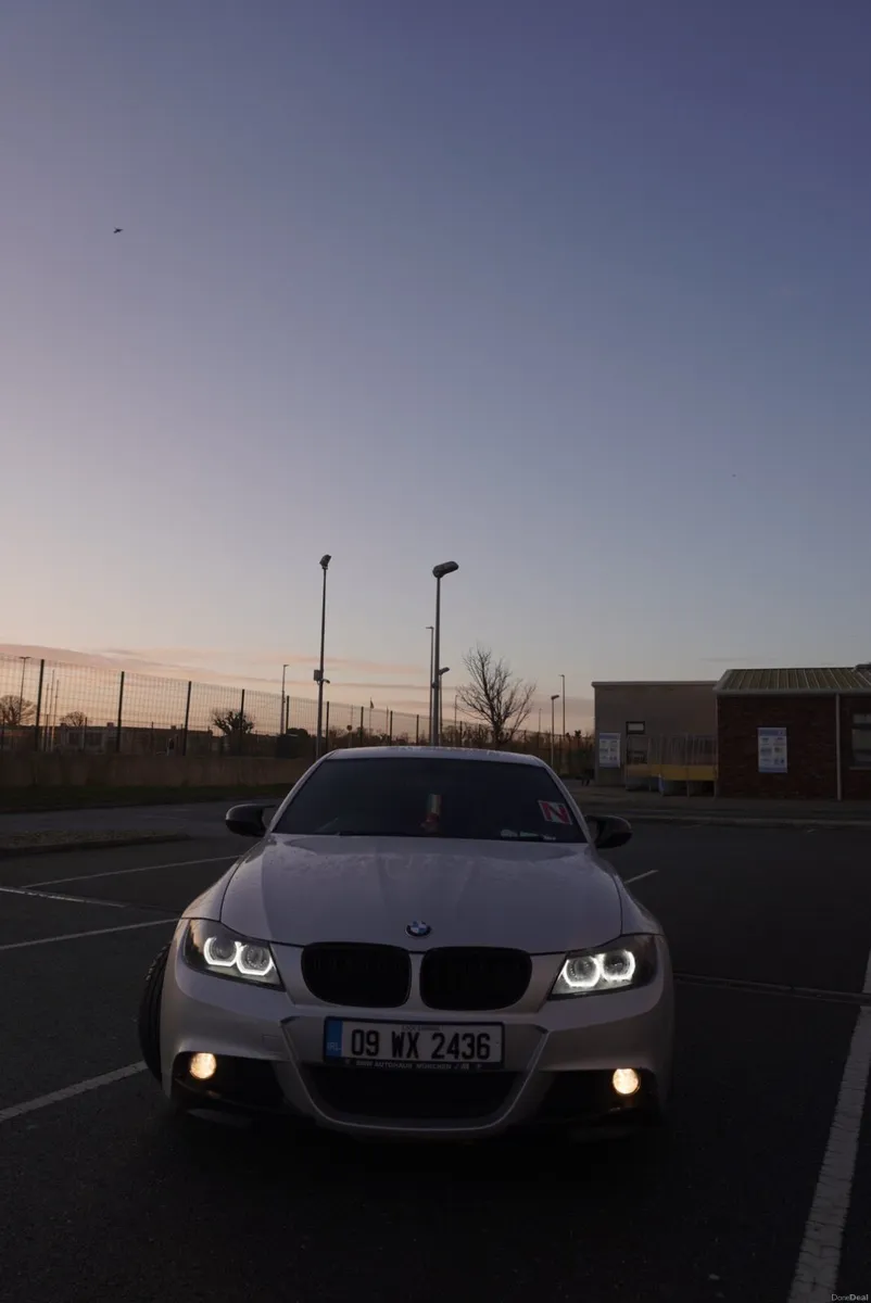 BMW E90 318d 3 Series - Image 3