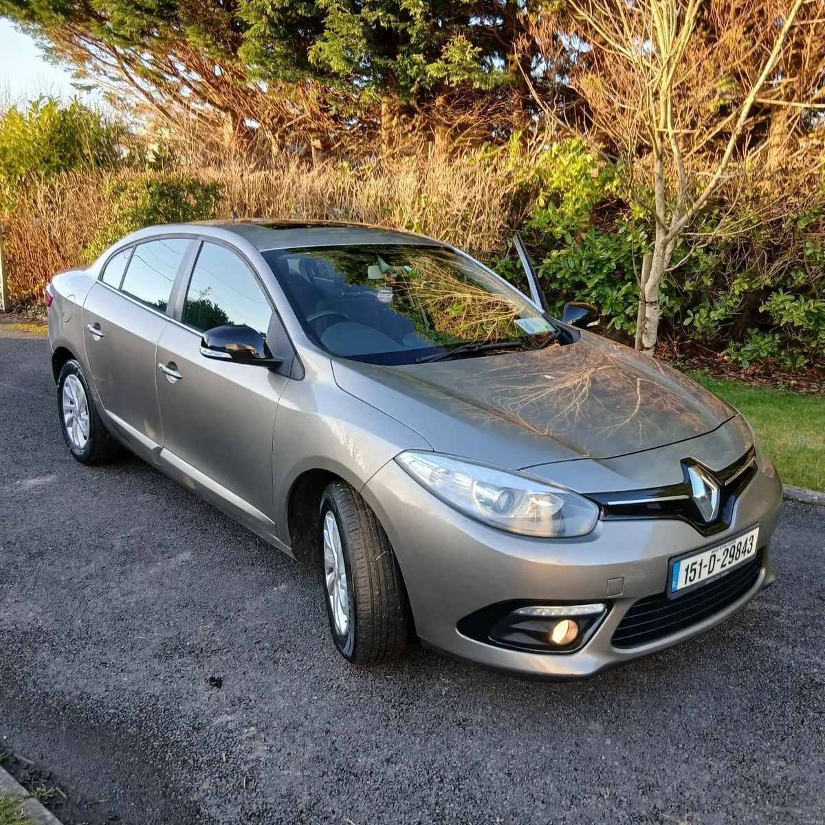 151 Renault Fluence AUTOMATIC.Lo Kms NCT/Taxed - Image 1