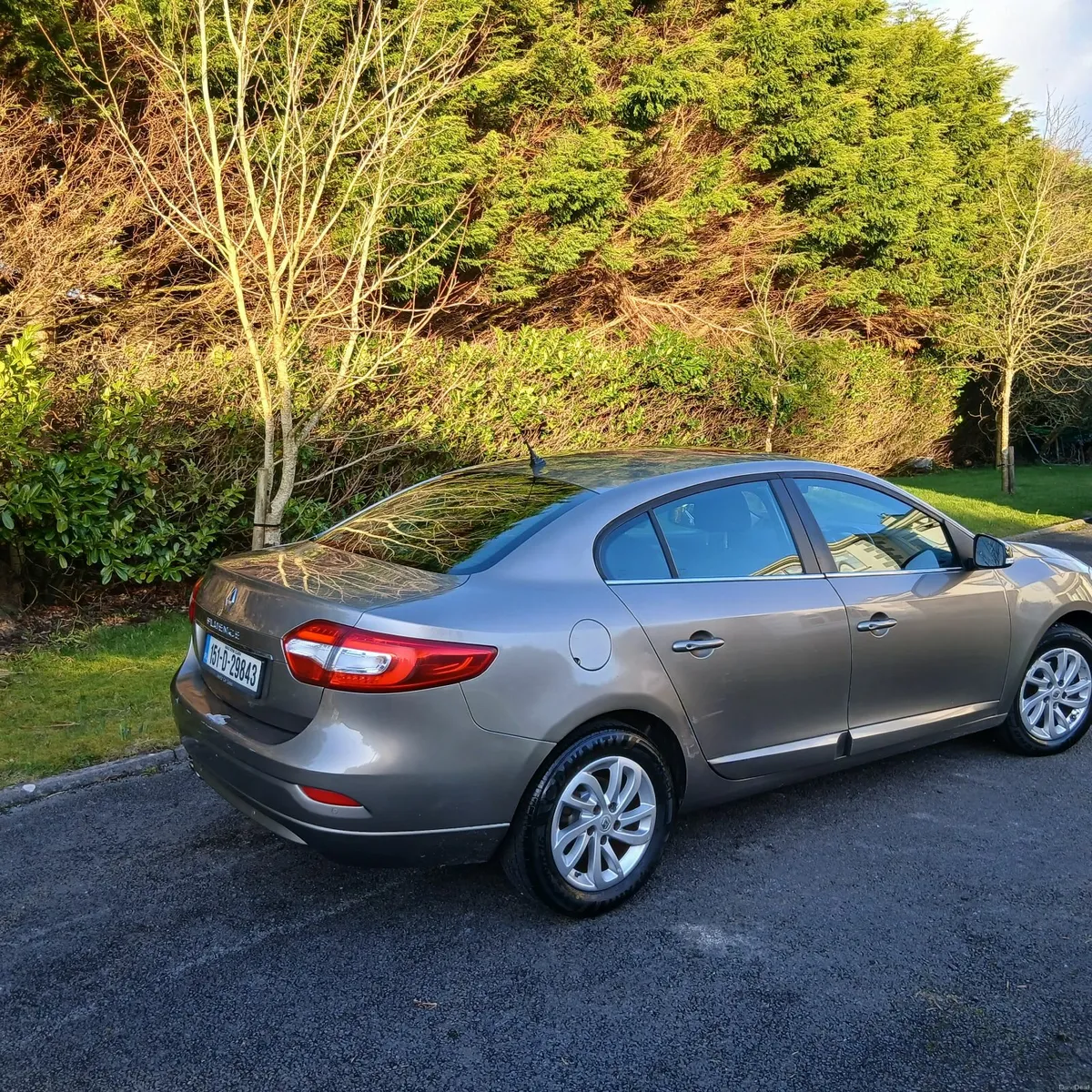 151 Renault Fluence AUTOMATIC.Lo Kms NCT/Taxed - Image 3