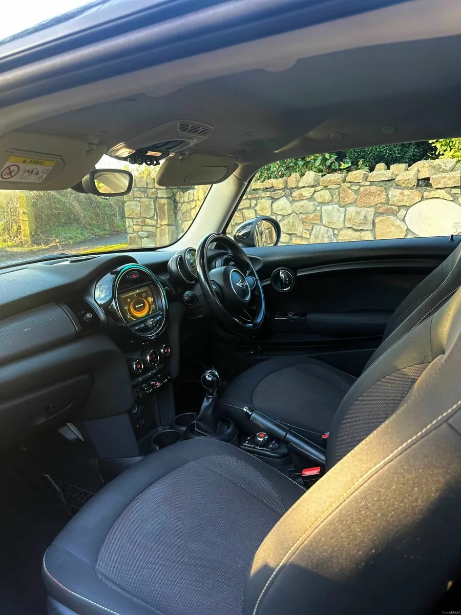 Mini Cooper 2017 - Image 3
