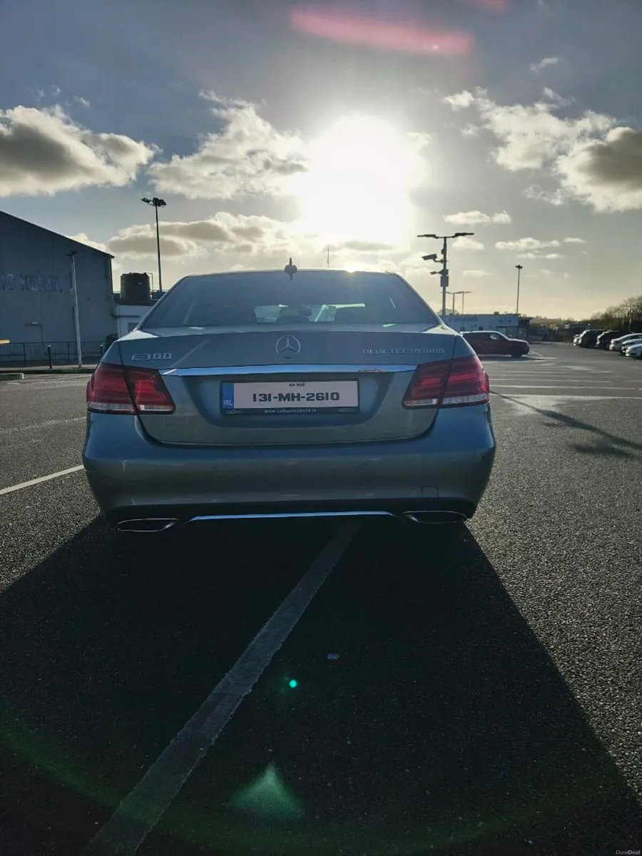 Mercedes Benz E300 Bluetec hybrid diesel for sale - Image 4