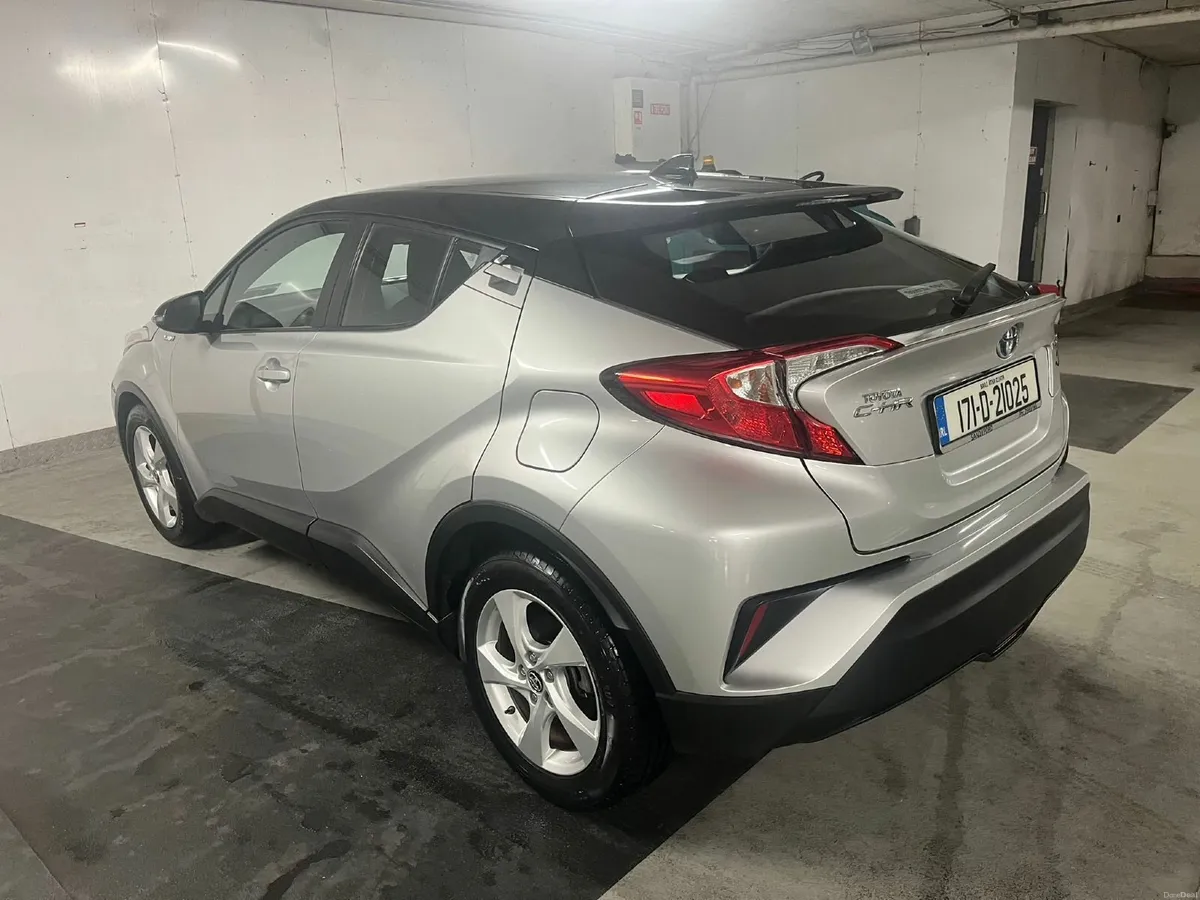 Toyota C-HR 2017 - Image 3