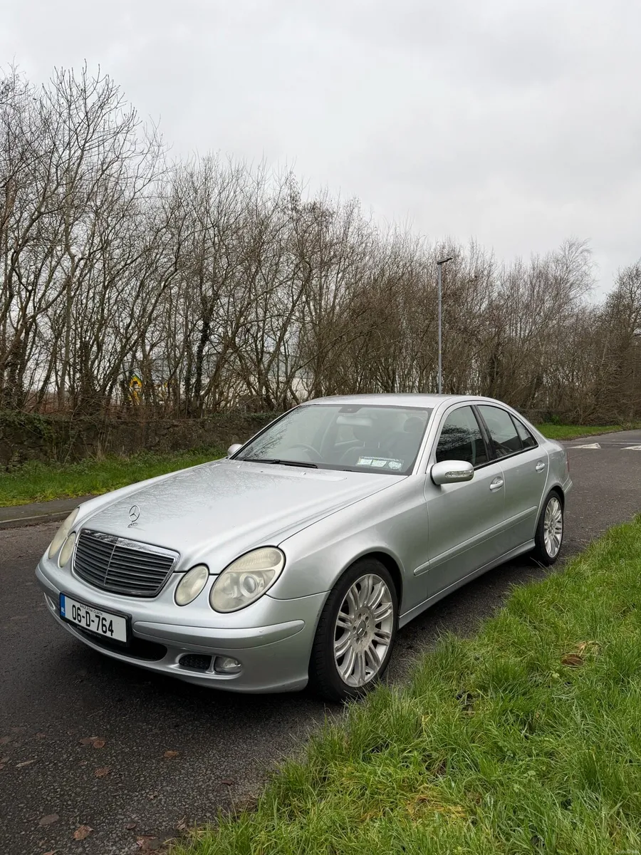 MERCEDES E200 SPORT NCT 05/26 - Image 1