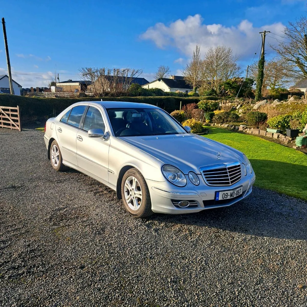 Mercedes Benz E-Class E220 2009 - Image 1