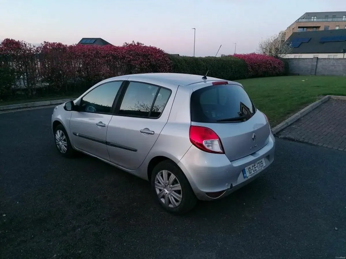 Renault Clio 2010 - Image 1