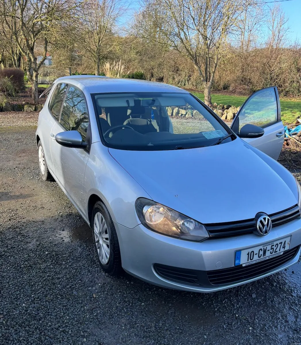 Volkswagen Golf 2010 - Image 2