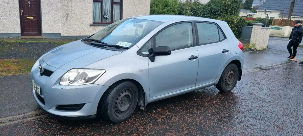 Toyota  Auris Terra Blue Diesel 1.4L - Image 2