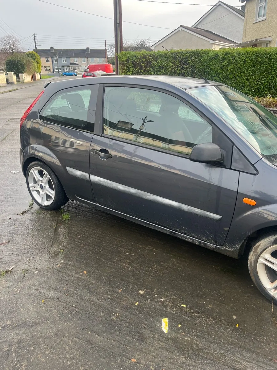 Ford fiesta - Image 4