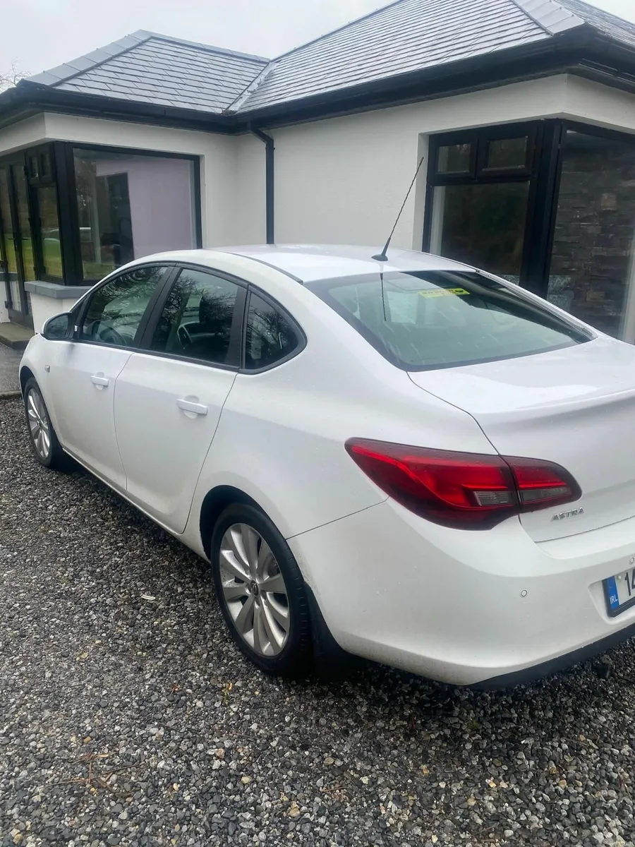 Opel Astra 2014 - Image 4