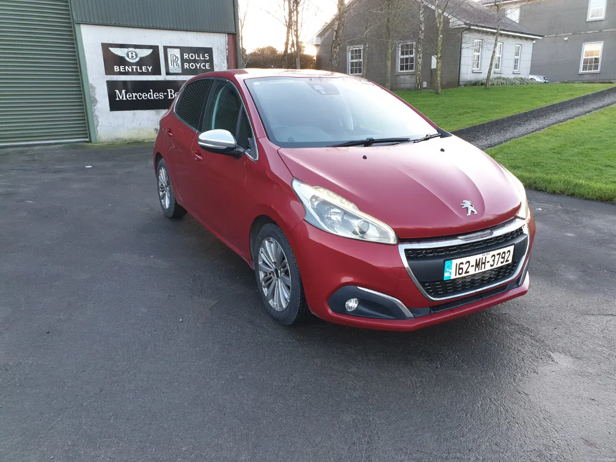 Peugeot 208 /2016/AUTO/1.2 PETROL - Image 3