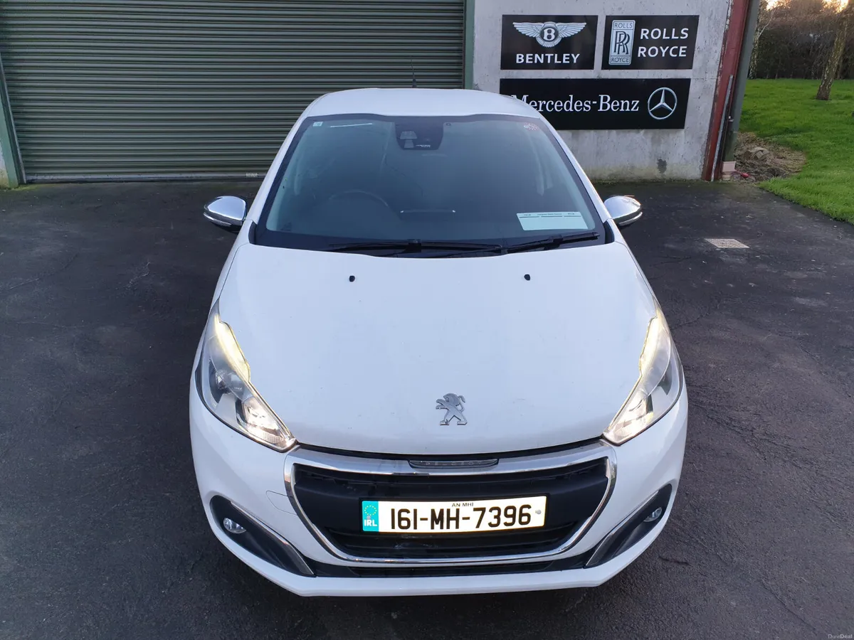 Peugeot 208/ 2016/AUTO/1.2 PETROL - Image 1
