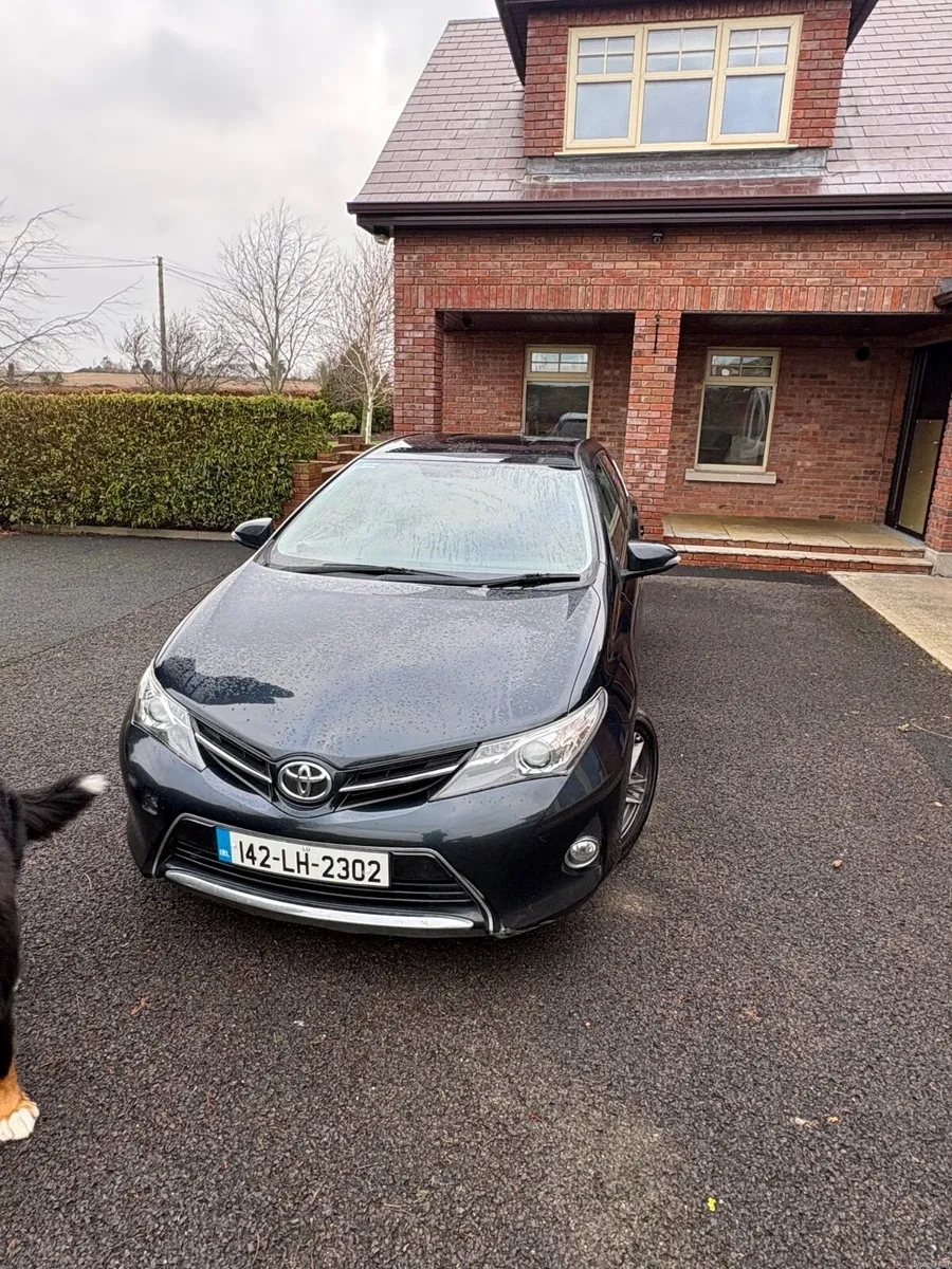 Toyota Auris 2014 - Image 2