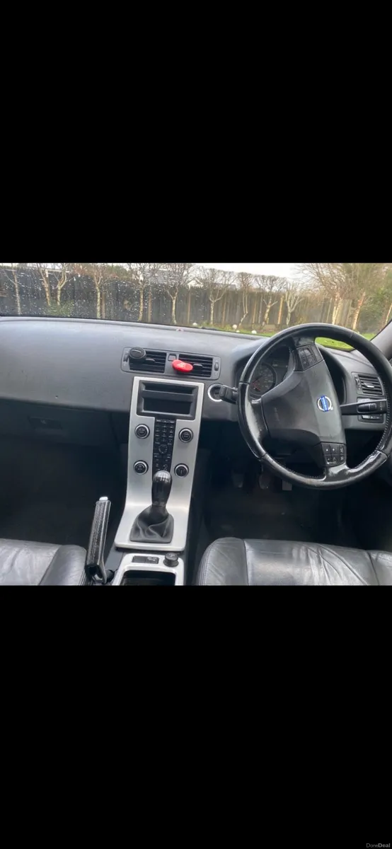 Volvo V50 2012 - Image 2