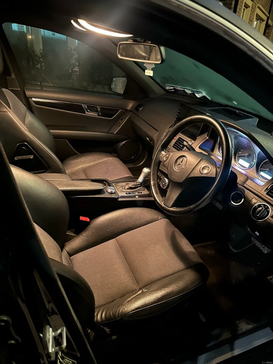 Mercedes C200 Estate - Image 4