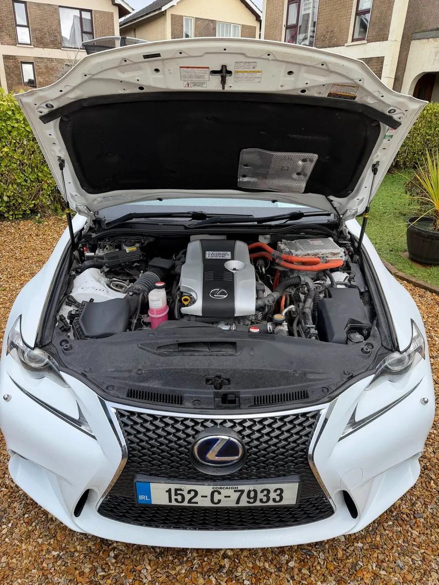 Lexus IS300H F Sport - Image 2