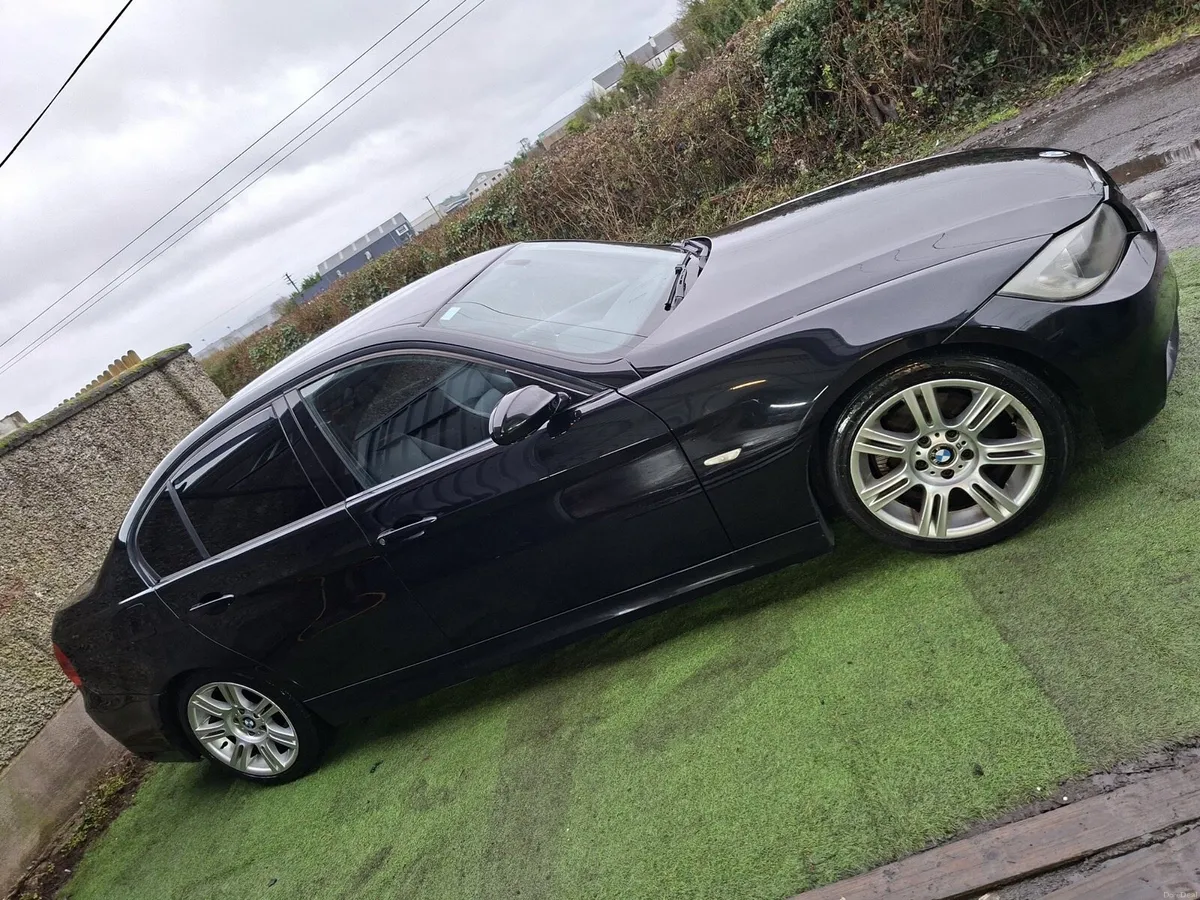 BMW 320D Automatic - Image 2