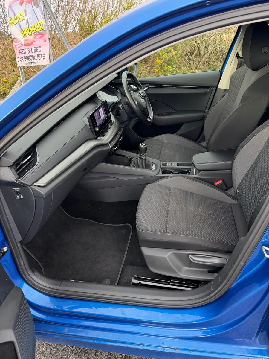 211 Skoda Octavia petrol - Image 4