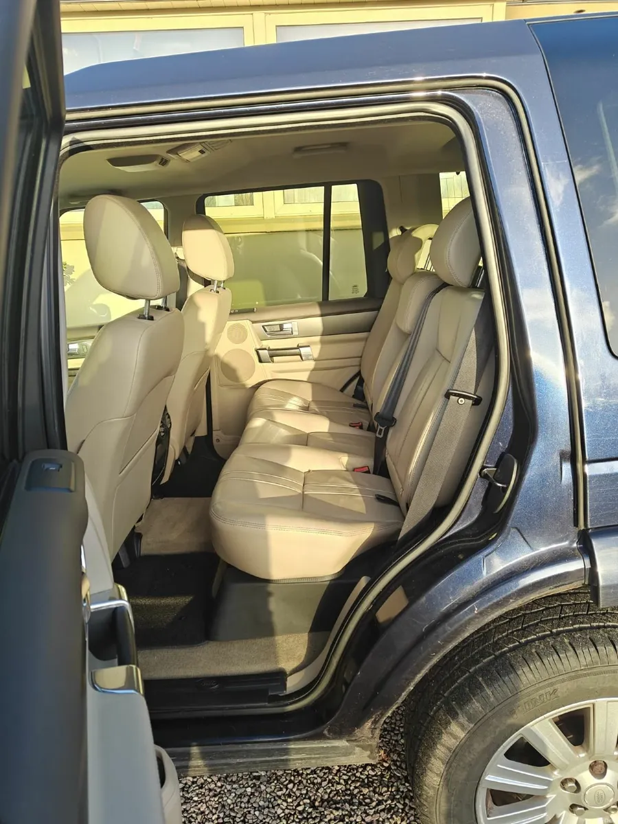 Land Rover Discovery 2015 - Image 2