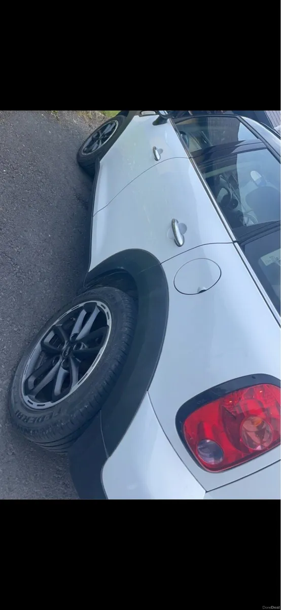 2015 Mini Countryman Cooper D - Image 2