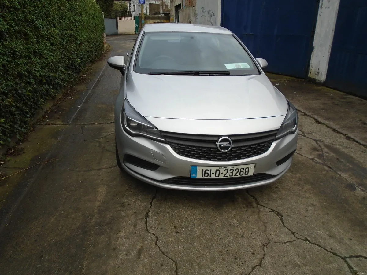 Opel Astra 2016 - Image 1