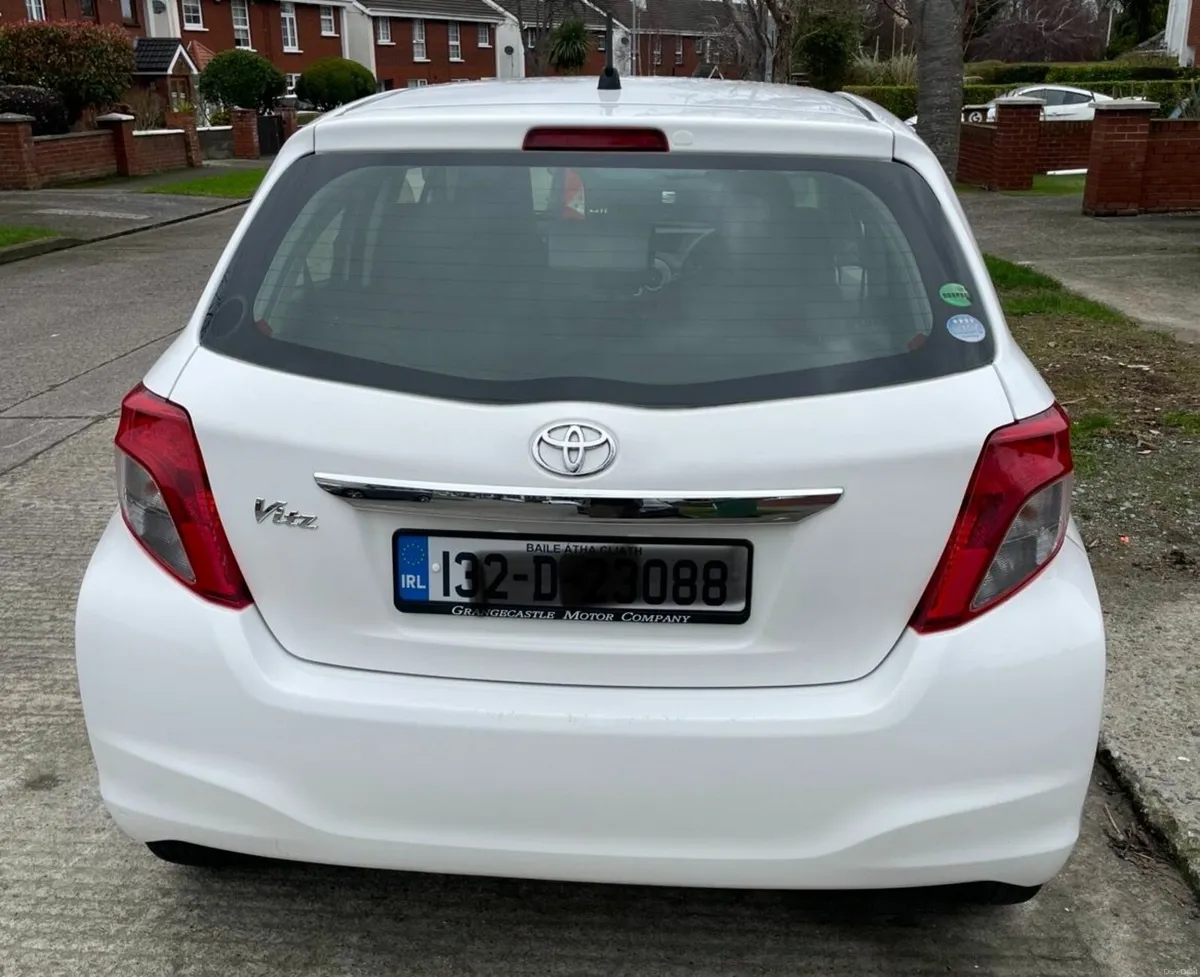Toyota Vitz 2013 - Image 4