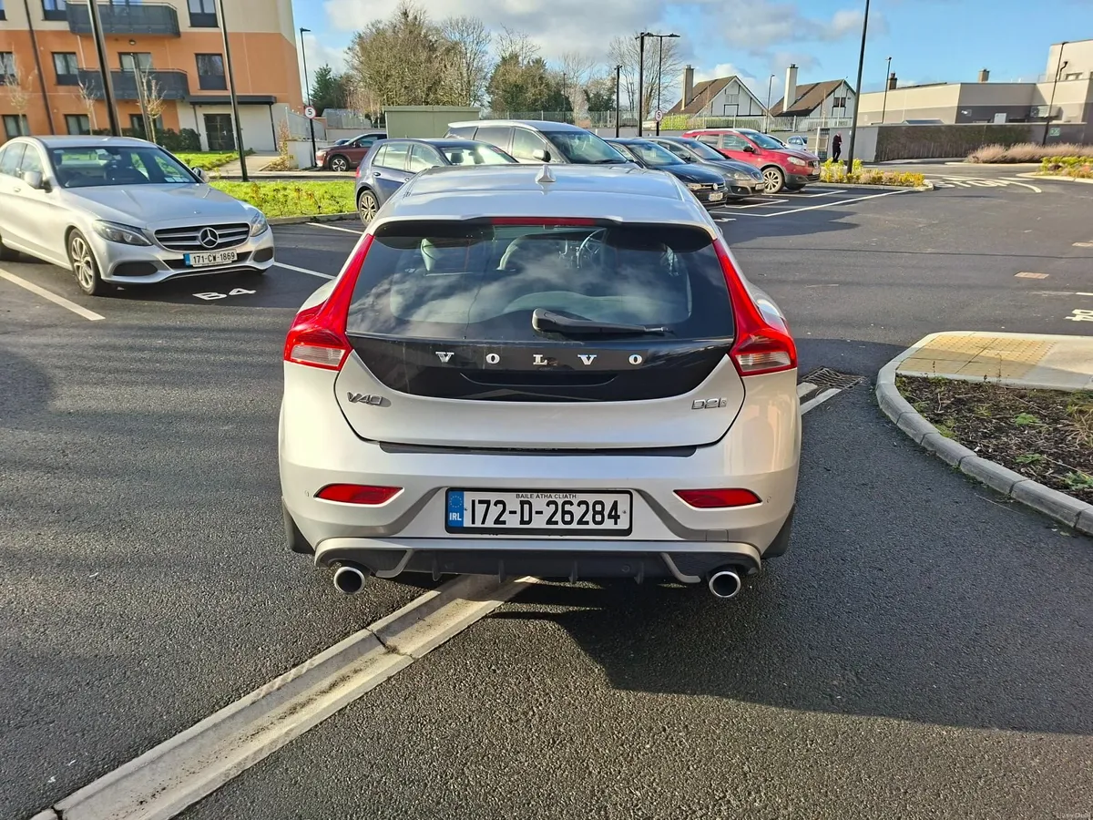 172 Volvo V40 R-Design Nav - Image 4