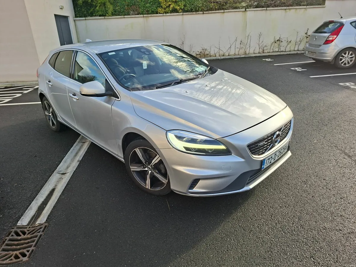 172 Volvo V40 R-Design Nav - Image 1