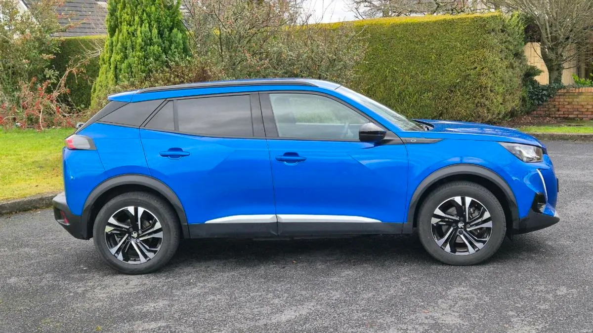 Peugeot 2008e Allure - Image 2