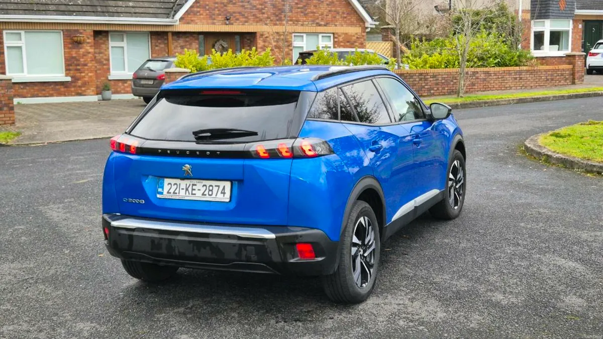 Peugeot 2008e Allure - Image 3