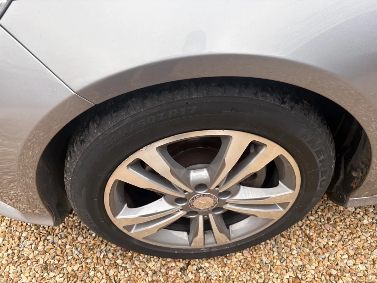 Mercedes-Benz E-Class 2014 - Image 3