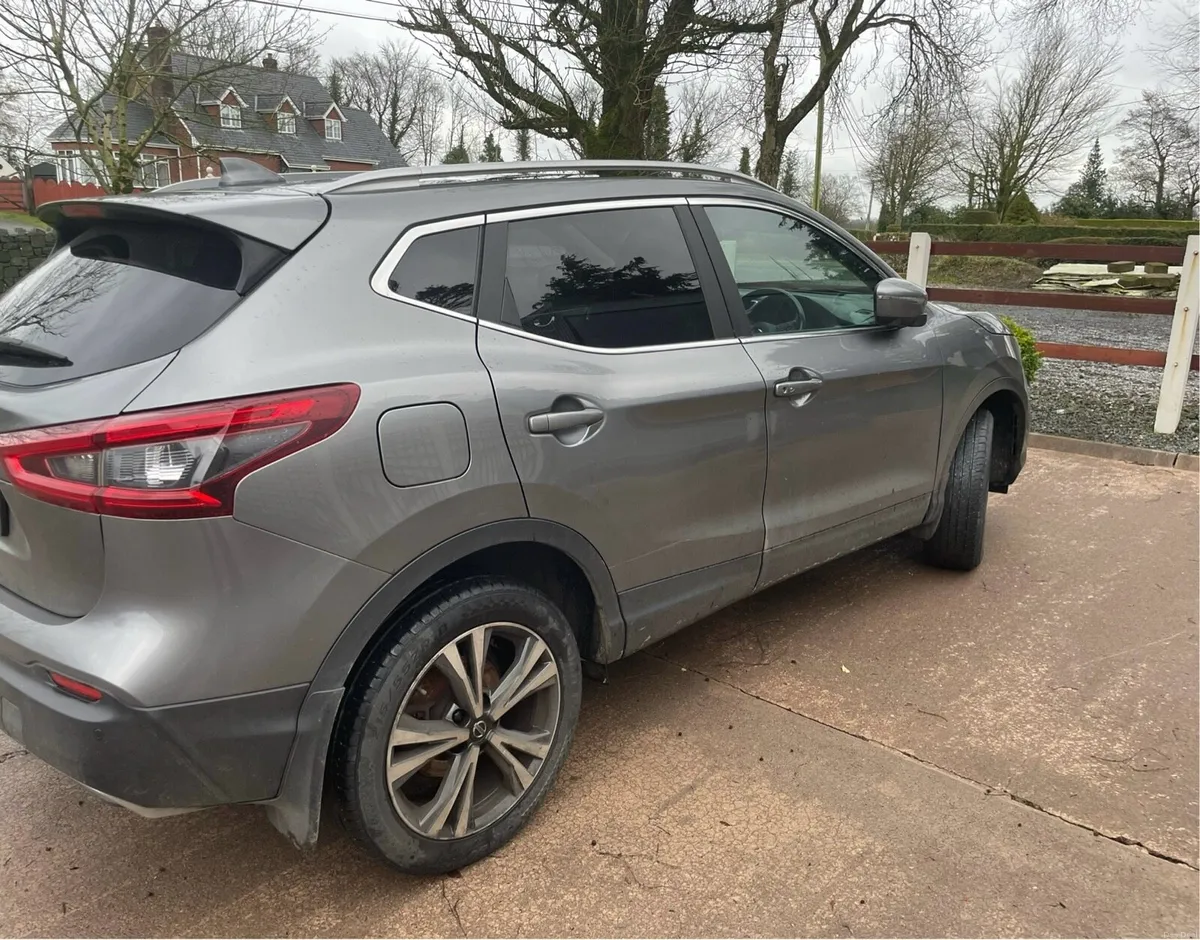 Nissan Qashqai 1.5 DSL SV Premium SS Part LEA - Image 3