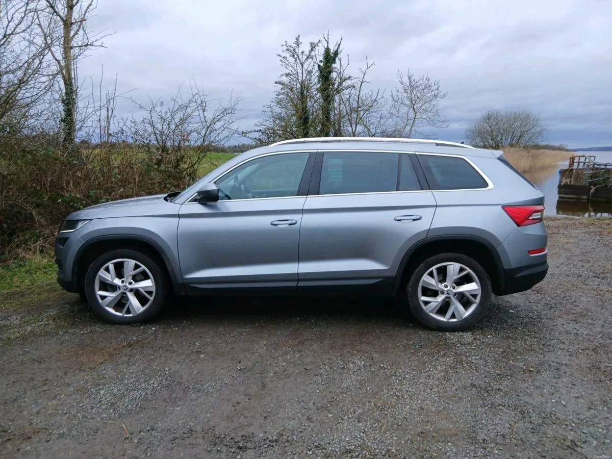 SKODA OCTAVIA 7 SEATER 2LTR DIESEL - Image 1