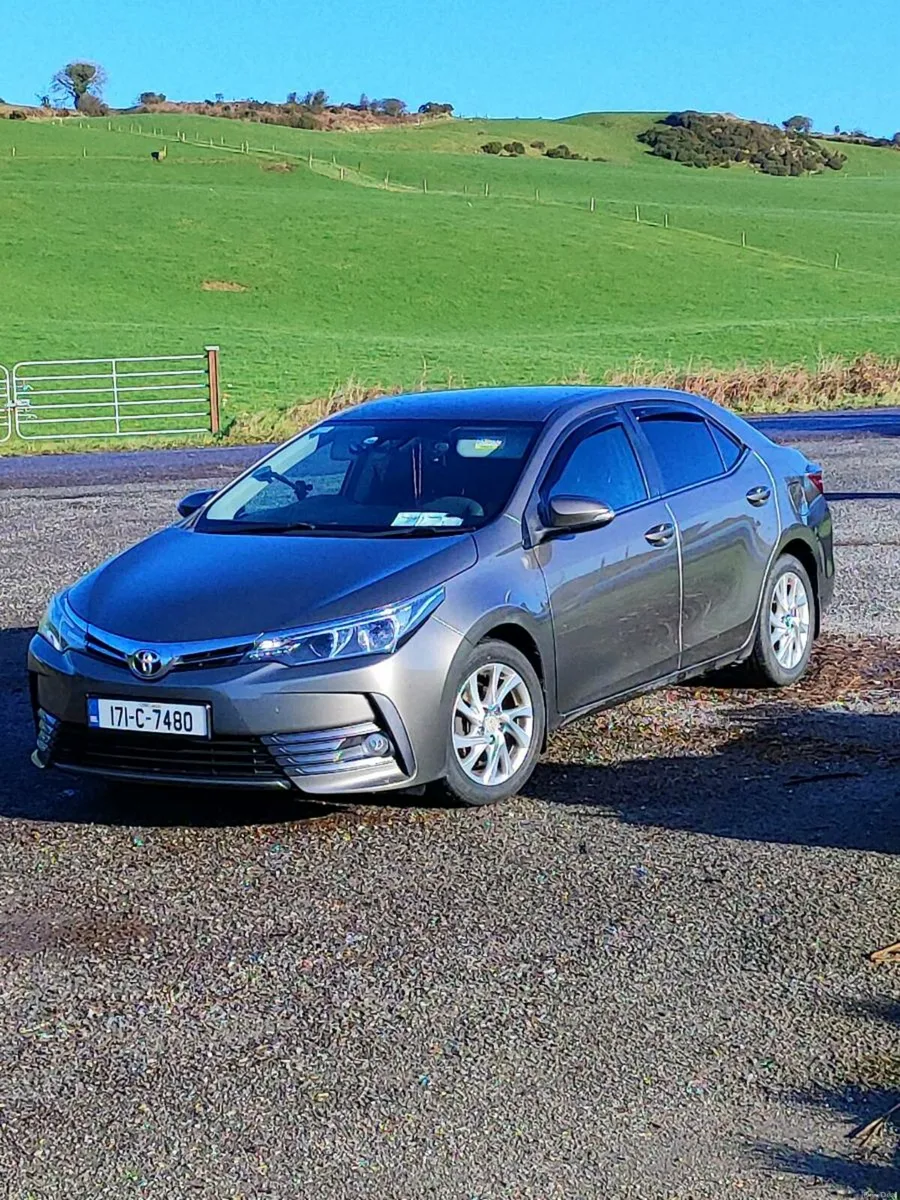 Toyota corolla - Image 1