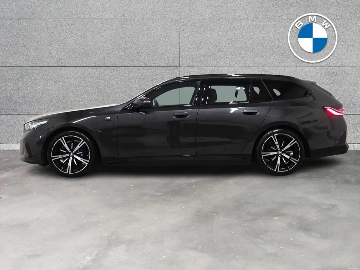 BMW 5-Series 530e M Sport Touring - Image 4