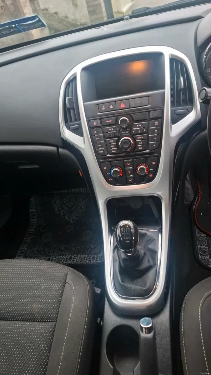 Vauxhall Astra J Mk6 1.7 Cdti diesel - Image 2
