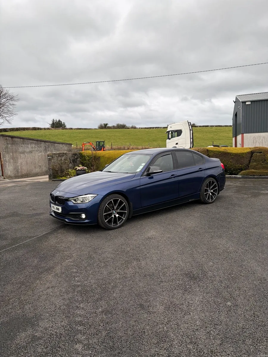 BMW 320d - Image 1