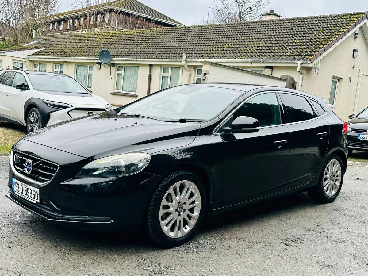 VOLVO V40 2015 1.5 PETROL AUTOMATIC - Image 4