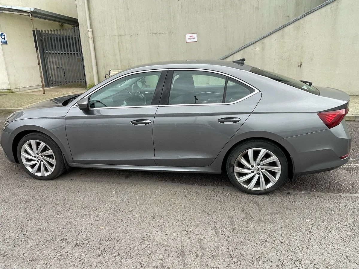 232 Skoda Octavia - Image 3