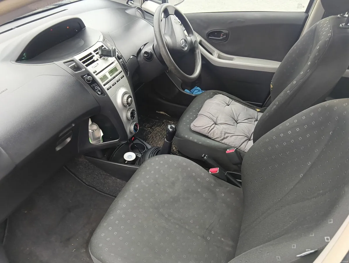 Toyota Yaris 2007 - Image 3